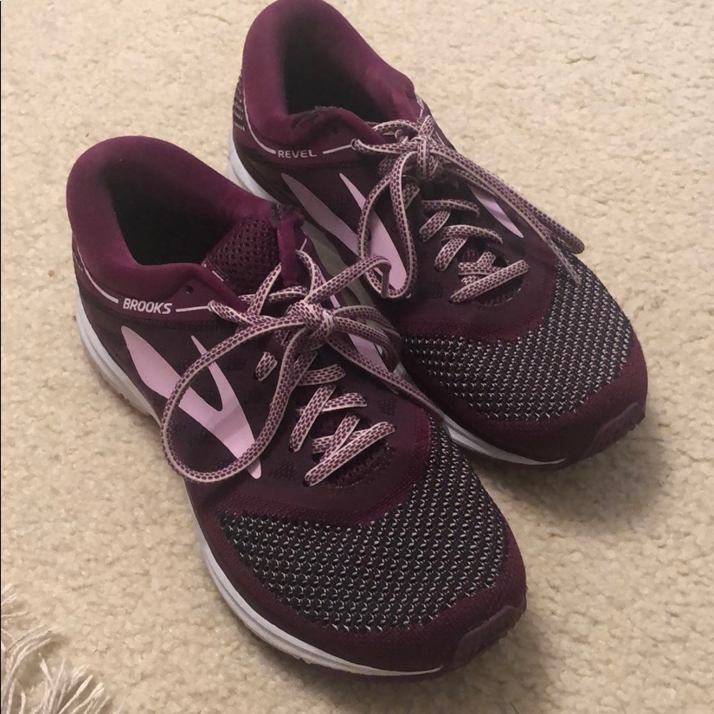 Brooks Running Shoes // Size 8.5